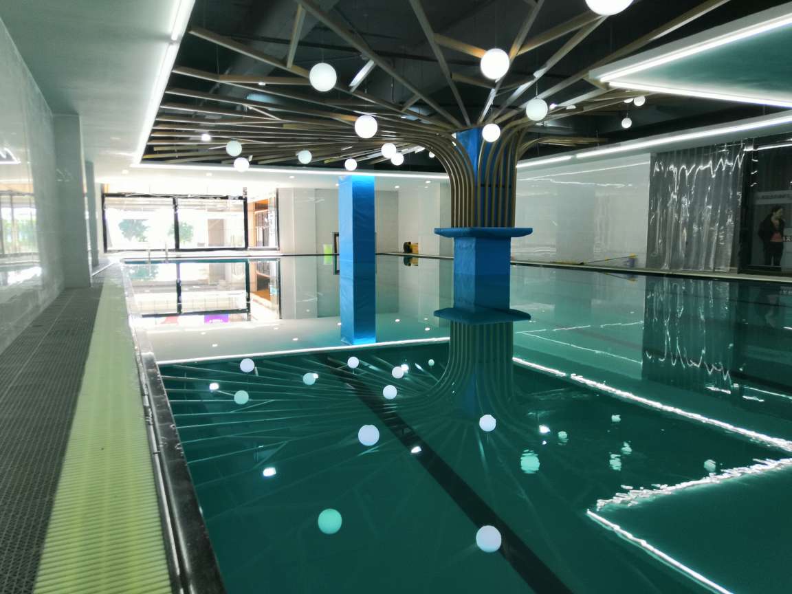 钢结构泳池和混凝土泳池的寿命比较